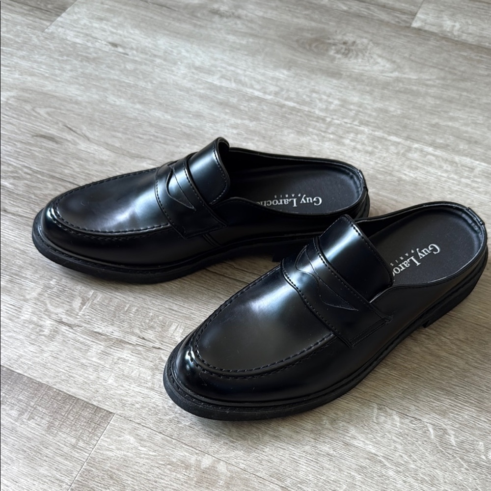 Guy Laroche Black Leather Slip-On Loafers